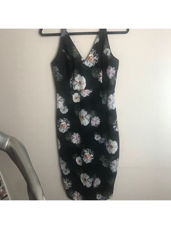 Misguided Dresses & Skirts - MISGUIDED Formal Floral Dress